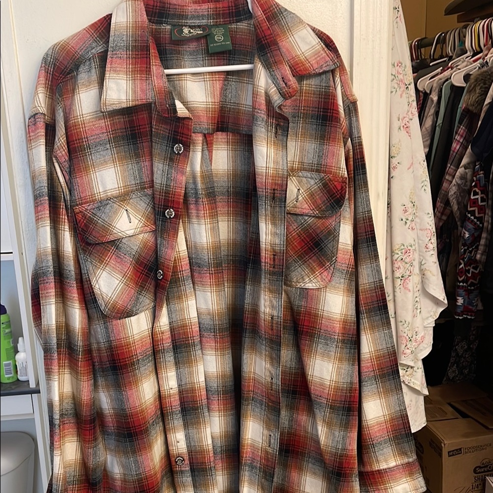 Casual Red and White Button Down Shirt with Plaid Pattern